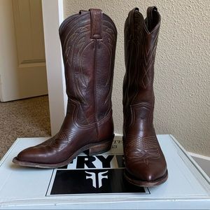 Frye Billie Cowboy Boot - like new!